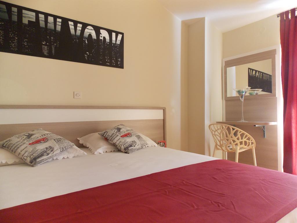 Apartmani Adriatic Ana Novalja Ngoại thất bức ảnh
