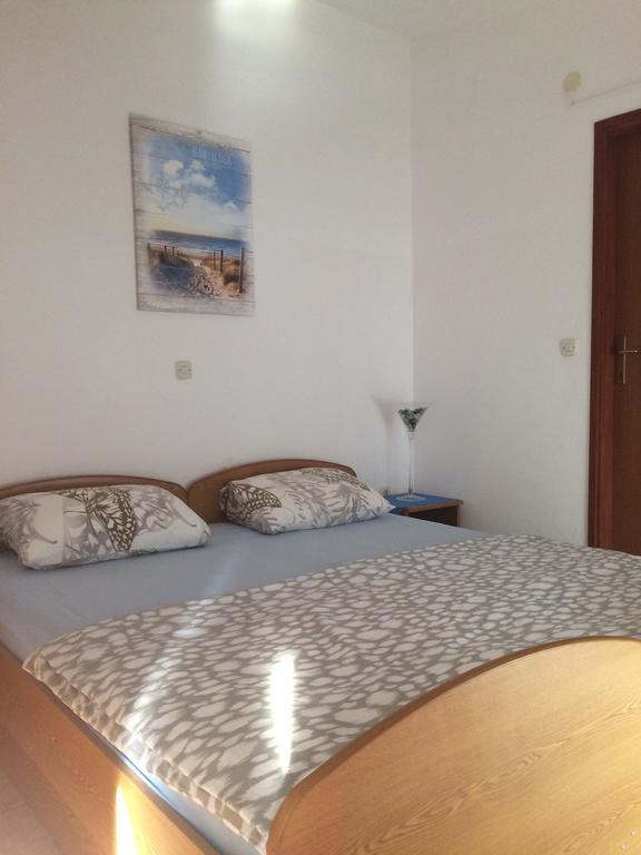 Apartmani Adriatic Ana Novalja Ngoại thất bức ảnh