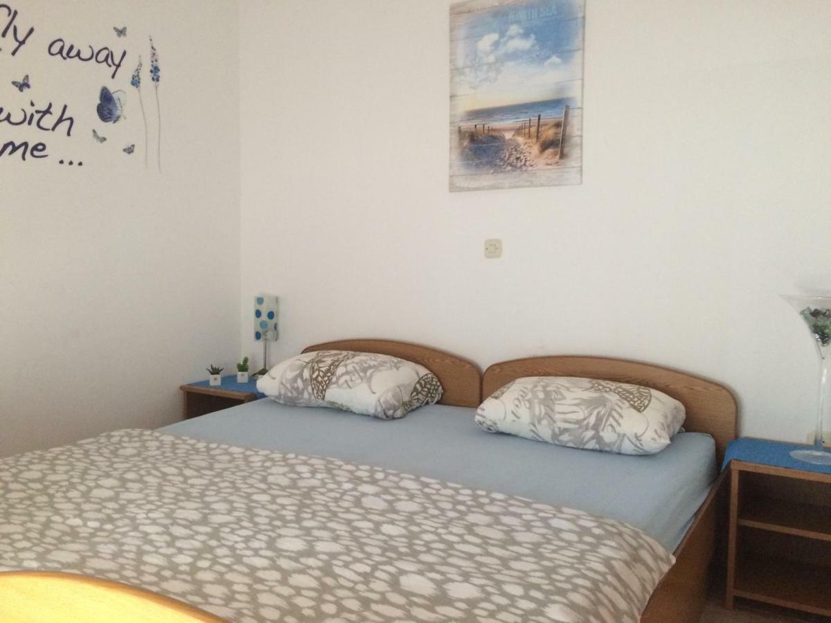 Apartmani Adriatic Ana Novalja Phòng bức ảnh