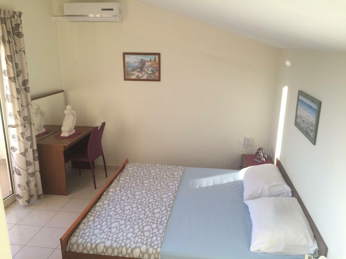 Apartmani Adriatic Ana Novalja Ngoại thất bức ảnh